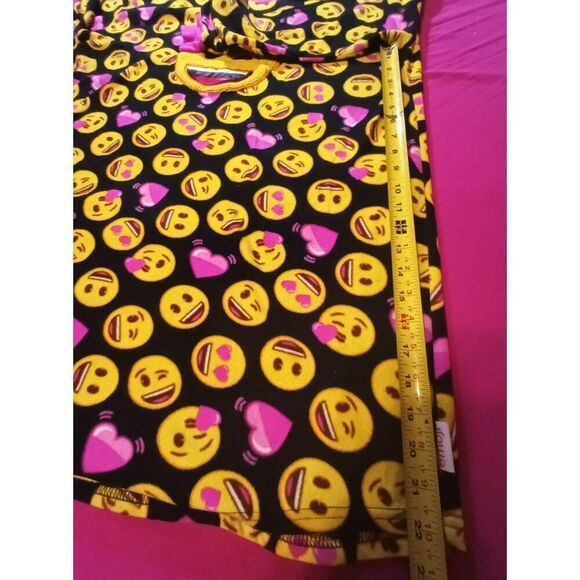 Emoji brand Ladies Velour Night Shirt - Size: Large (0644) - Picture 2 of 8